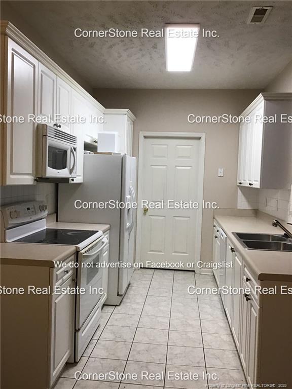 Foto del edificio - 4050 Bardstown Ct