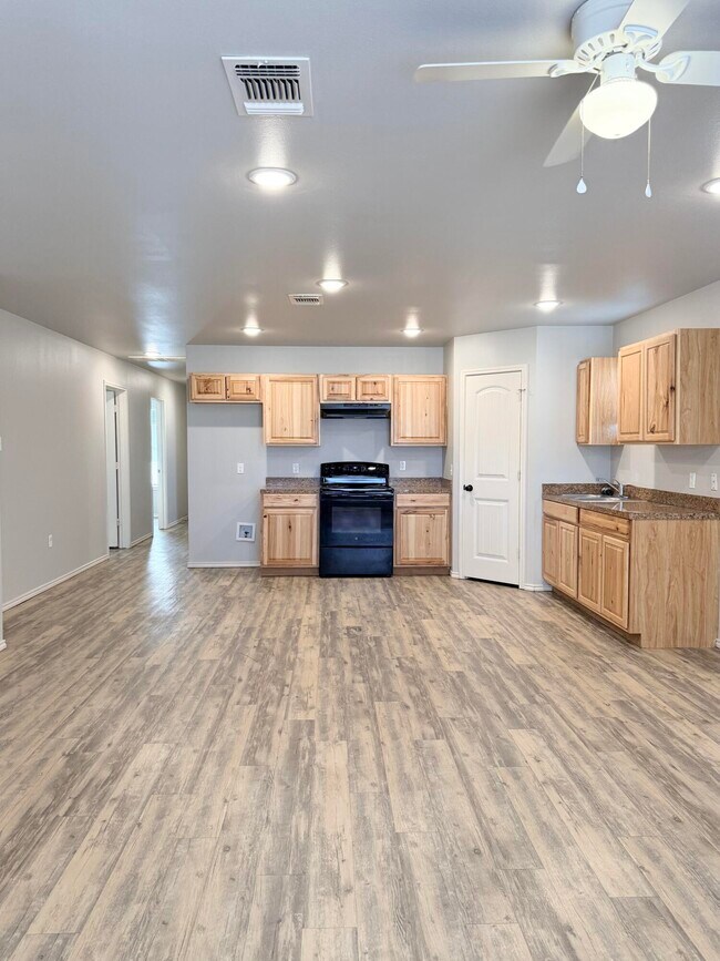 Foto del edificio - 1716 E 14th St