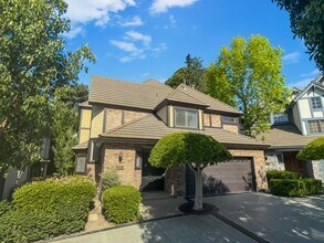 Building Photo - 7359 Alicante Rd