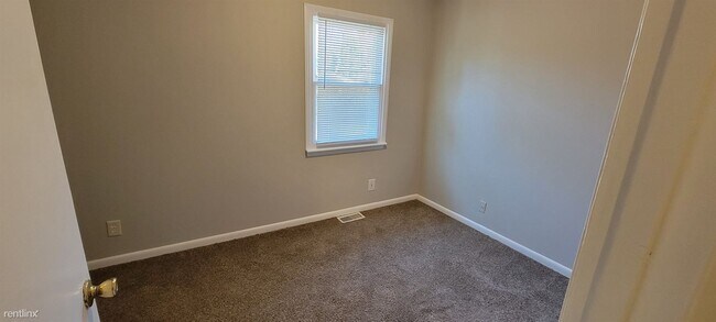 Building Photo - 2 br, 1 bath Townhome - 3923 Overland Hts ...