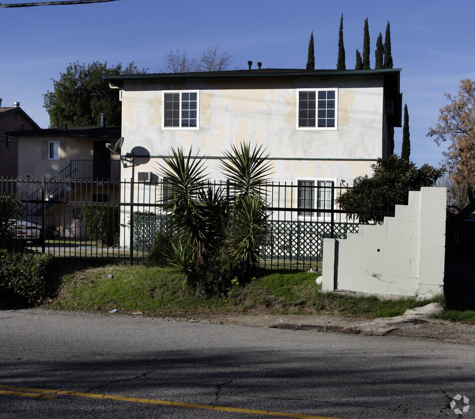 Building Photo - 6629-6633 1/2 Fulton Ave