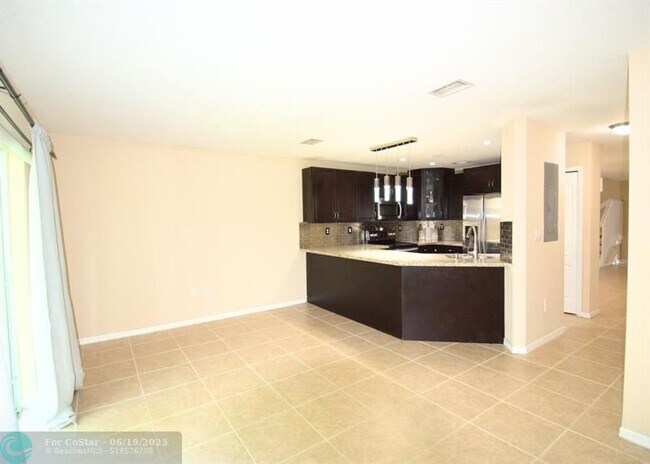 Building Photo - 3001 SW 128th Ave