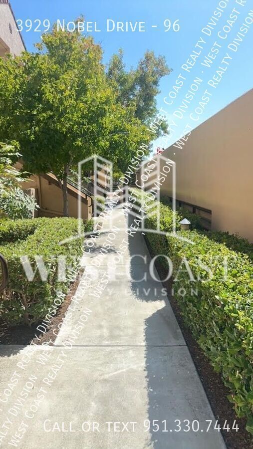 Building Photo - Gorgeous 2-bed/2-bath Condo in a Gated Com...