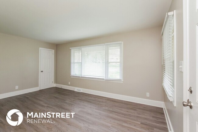 Building Photo - 3624 Sargeant Dr