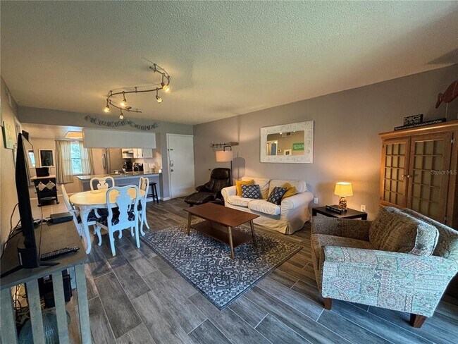 Foto del edificio - 204 Meadow Ln