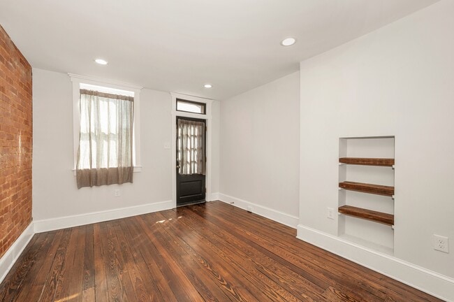 Building Photo - 617 N Maxwell Ave