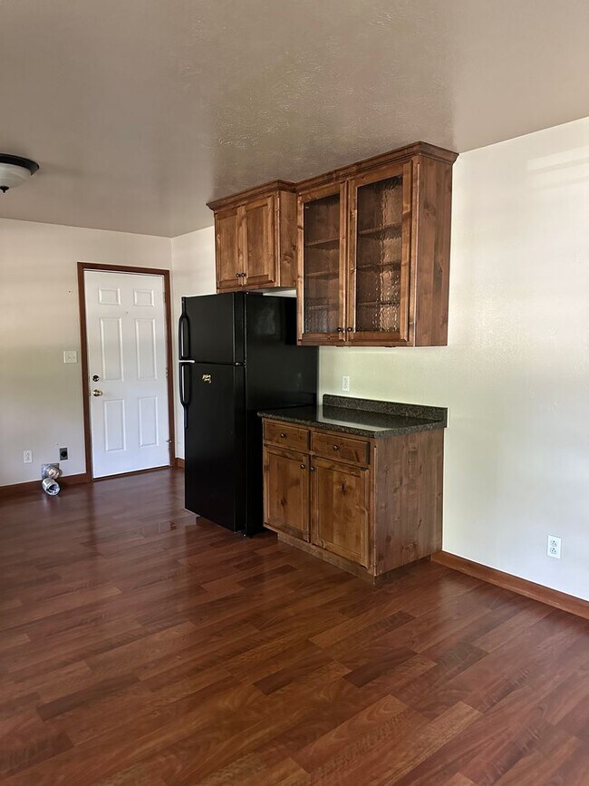 Foto del edificio - 601-607 Meadowmere Dr