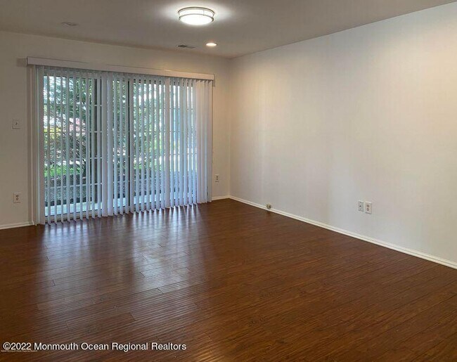 Building Photo - 407 Hampton Ct