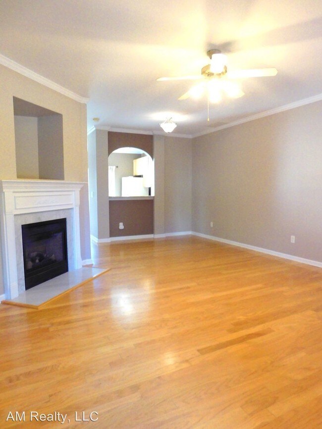 Foto del edificio - 2 br, 2.5 bath House - 1065 Woodglen Ln