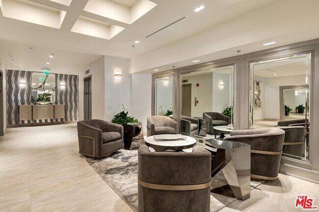 Foto del edificio - 2142 Century Park Ln