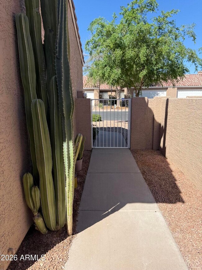 Foto del edificio - 3510 E Hampton Ave