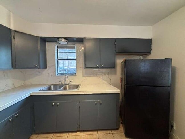 Building Photo - 315 Alicante Dr