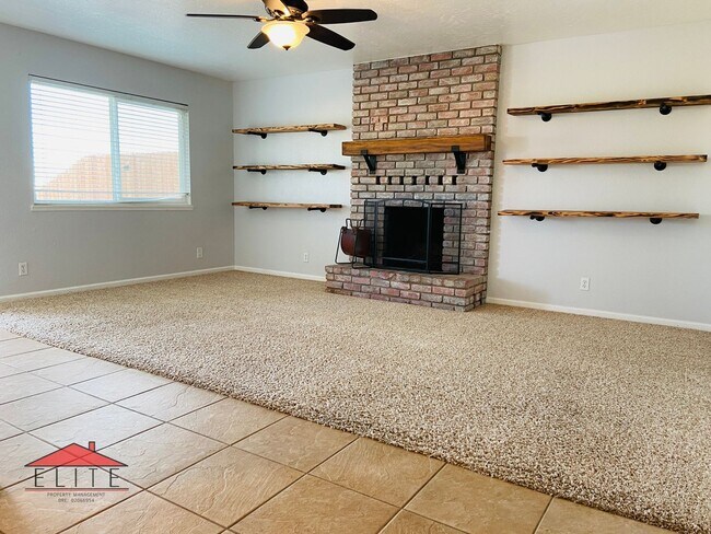 Foto del edificio - AVAILABLE IN JUNE!!