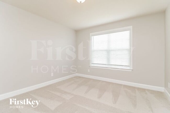 Building Photo - 64 Waterpine Dr