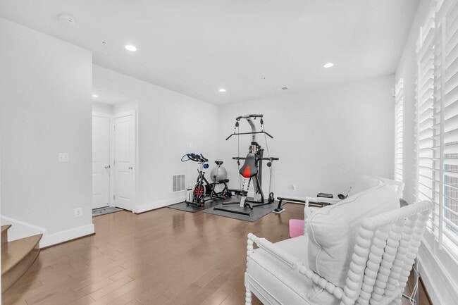 Foto del edificio - Modern 4-Level Townhome in Vibrant Alexandria – Move-In Ready Dec 1!