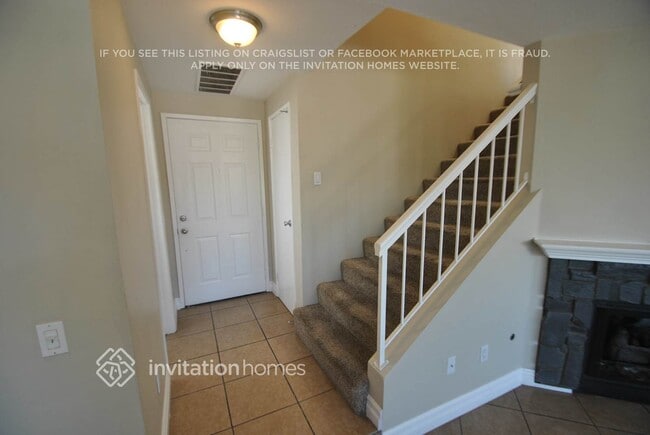 Building Photo - 14772 Long View Dr