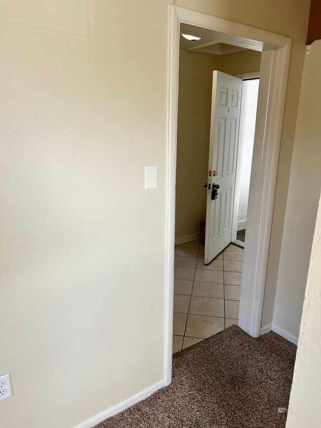 Foto del interior - 584 W. Clark Street