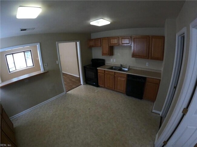 Building Photo - 1410 W 39th St