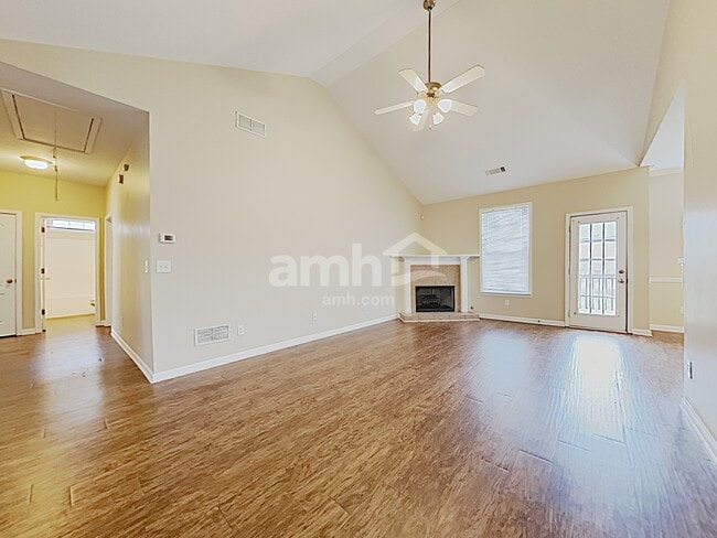 Building Photo - 2383 Temple View Dr