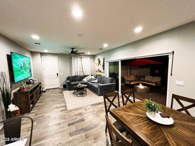Foto del edificio - 13820 N 7th Wy