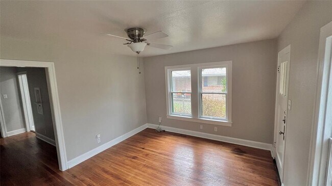 Foto del edificio - 1204 W 22nd St