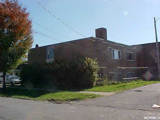 Building Photo - 3805 Sackett Ave