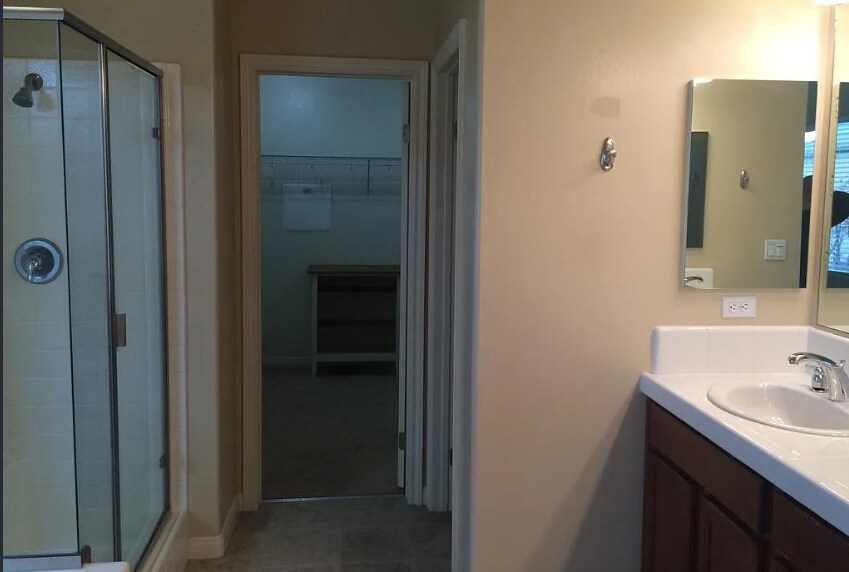 Foto del edificio - 1804 New Riders St