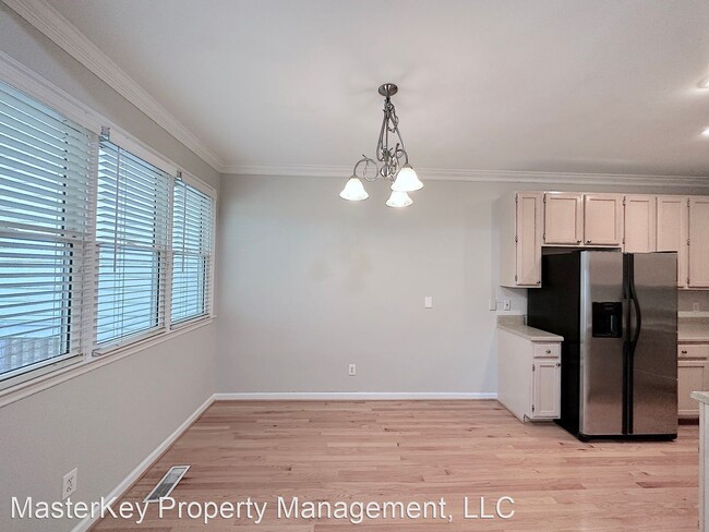 Building Photo - 3 br, 2.5 bath House - 202 Vinca Circle