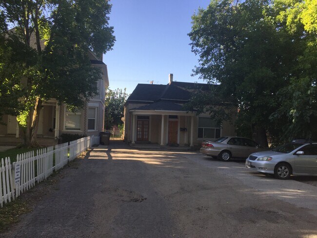 Building Photo - 746 E South Temple