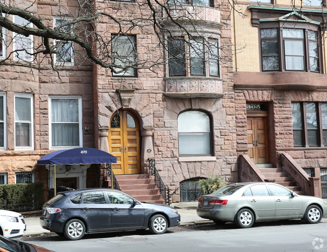 Building Photo - 407 State St