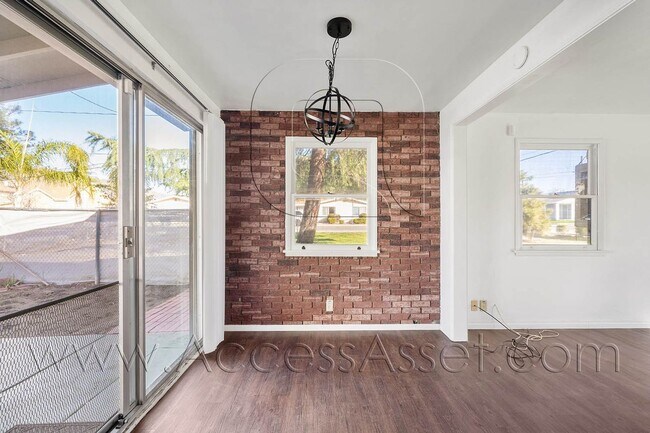 Foto del edificio - Serene 2 Bed / 1 Bath Home Situated in a B...