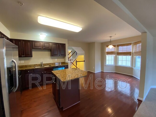 Foto del edificio - 7230 Maidstone Pl