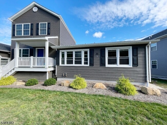 Foto del edificio - 31 Lakeside Blvd