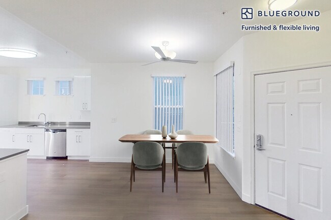 Foto del edificio - 1257 Lakeside Dr