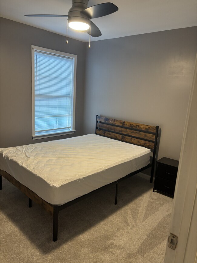 Foto del edificio - 559 Woodlawn Ave NW