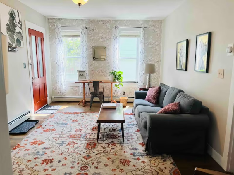 Primary Photo - 3 Lareau Ct