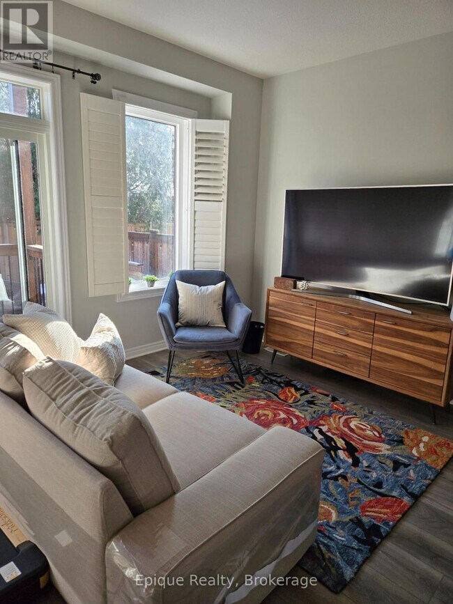 Photo du bâtiment - 445 Ontario St S