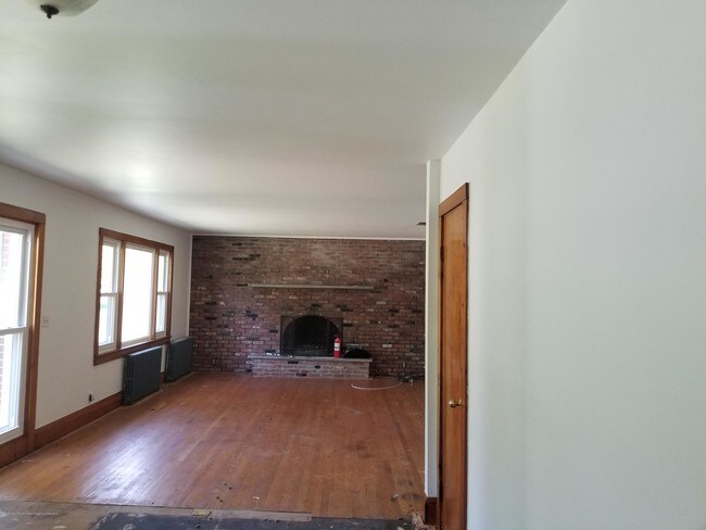 Building Photo - 173 Cottrell Rd