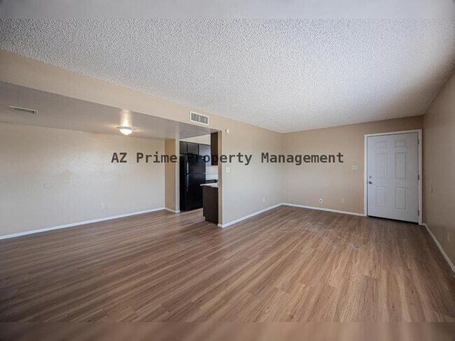 Foto del edificio - 4724 E Portland St