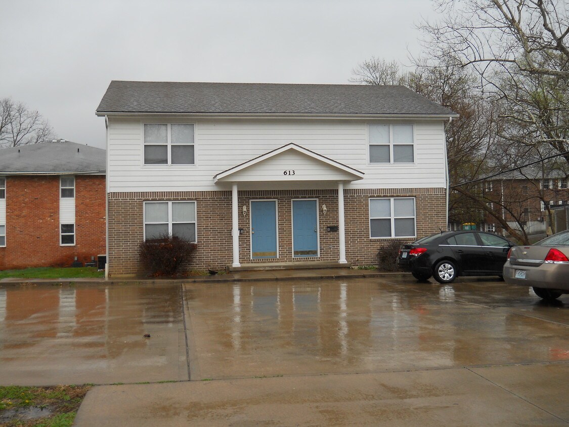 613 Cleburn St, Warrensburg, MO 64093 Townhome Rentals in Warrensburg