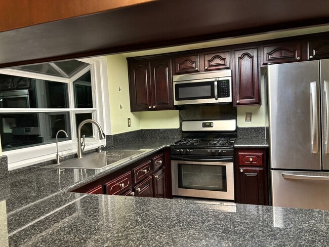 Building Photo - 626 Elise Dr