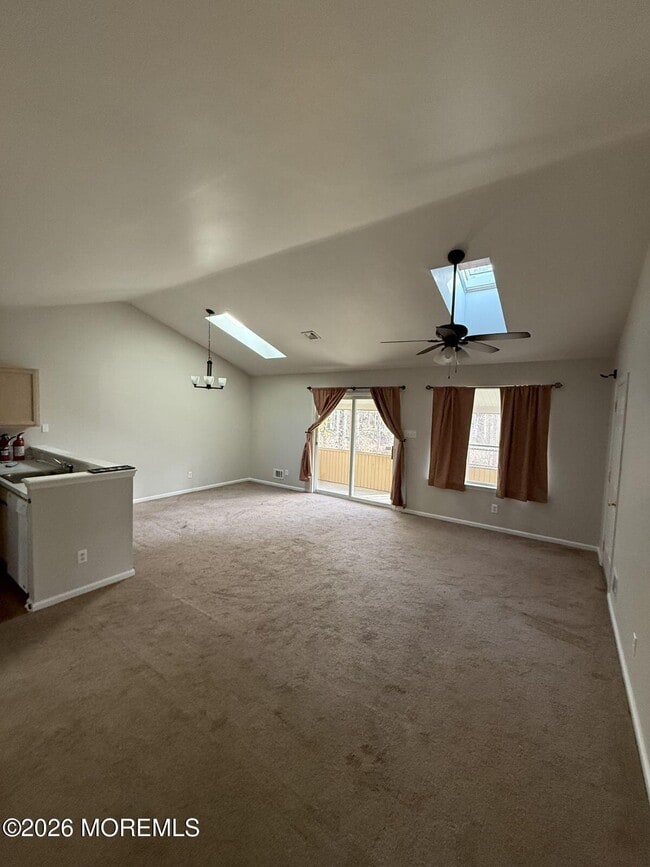 Building Photo - 12 Timberline Dr