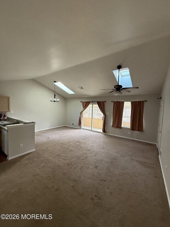 Foto del edificio - 12 Timberline Dr