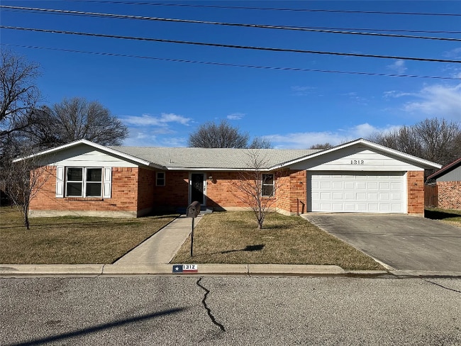 Building Photo - 1312 Sherry Ln