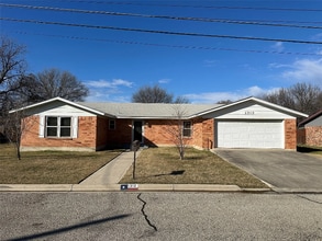 Building Photo - 1312 Sherry Ln