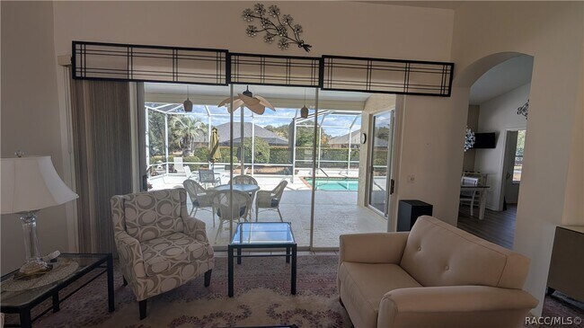 Foto del edificio - 174 W Romany Loop