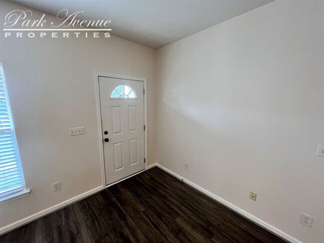 Building Photo - 3059 Golden Dale Ln