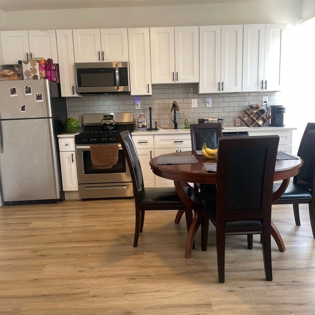 Photo - Spacious Newly Renovated Two Bedroom Apartment