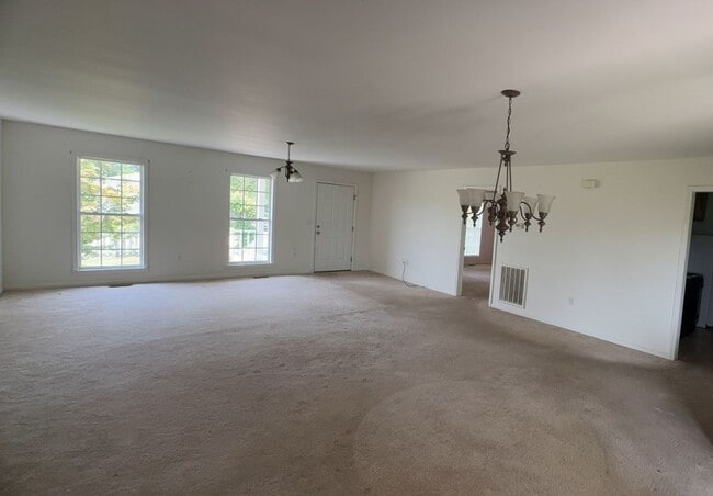 Building Photo - 1 Bed/1 Bath Home