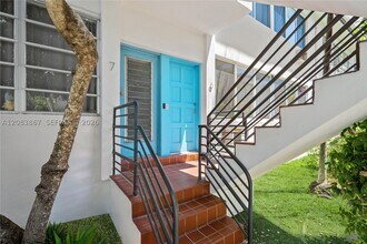 Building Photo - 4720 Pine Tree Dr